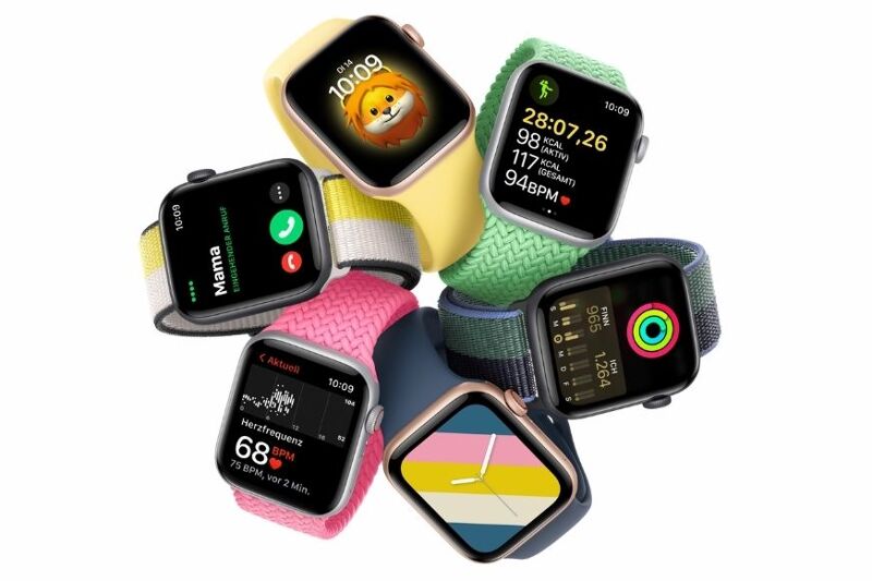 Man sieht die Apple Watch SE.